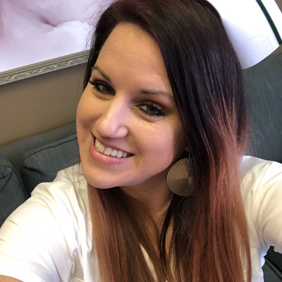 Meet your Posher, Sarah - Picture 1 of 1